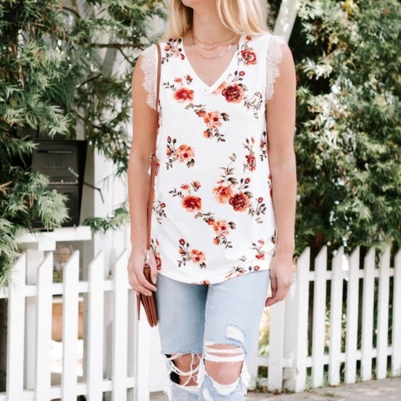 AMARYLLIS Lainey Lace Trim Sleeves Top in Floral Print - Picture 1 of 7